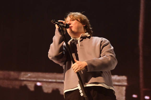 Lewis Capaldi, performs live on stage at the Isle of Wight festival in Newport, UK -19 Jun 2026 Scottish singer songwriter Lewis Marc Capaldi, known professionally as Lewis Capaldi, performs live on stage at the Isle of Wight festival. His single Someone You Loved topped the UK Singles Chart where it remained for seven weeks, and it was nominated at the 62nd Annual Grammy Awards for Song of the Year Newport United Kingdom Copyright: xDawnxFletcher-Parkx xSOPAxImagesx DSCF4795