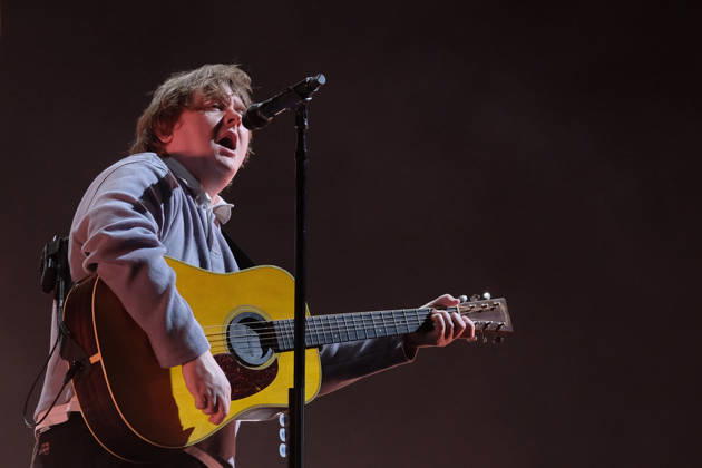 Lewis Capaldi, performs live on stage at the Isle of Wight festival in Newport, UK -19 Jun 2026 Scottish singer songwriter Lewis Marc Capaldi, known professionally as Lewis Capaldi, performs live on stage at the Isle of Wight festival. His single Someone You Loved topped the UK Singles Chart where it remained for seven weeks, and it was nominated at the 62nd Annual Grammy Awards for Song of the Year Newport United Kingdom Copyright: xDawnxFletcher-Parkx xSOPAxImagesx DSCF4830