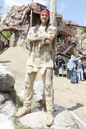 ABB KARLMAY Alexander Klaws, the actor playing Winnetou, in makeup and costume on Friday, June 19, 2026, during the dress rehearsal for the play In the Valley of Death at the 2026 Karl May Festival in the Indian Village on the Kalkberg. The premiere will take place on June 27 at the open-airThe premiere will take place on June 27 at the open-air stage on the Kalkberg in Bad Segeberg, Schleswig-Holstein, Germany,detect