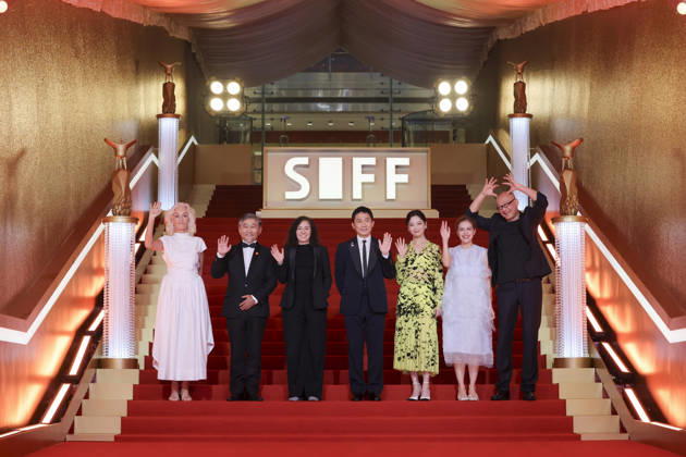 SHANGHAI, CHINA - JUNE 20: Jury members actor Tony Leung Chiu-wai, producer Dora Bouchoucha Fourati, director Guan Hu, director Aktan Abdykalykov, director-screenwriter Dea Kulumbegashvili, screenwriter Fernanda Valadez and actress Xin Zhilei arrive at the red carpet of the closing ceremony for the 28th Shanghai International Film Festival on June 20, 2026 in Shanghai, China.  Copyright: xVCGx 111649394399