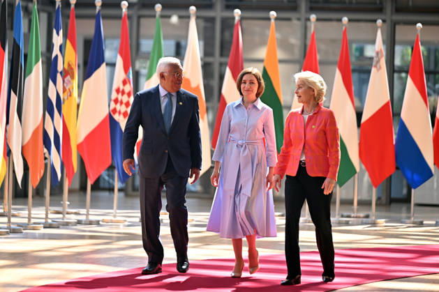EU-Moldova Summit BRUSSELS, BELGIUM - JUNE 22: Moldovan President Maia Sandu (C), President of the European Council Antonio Costa (L) and President of the European Commission Ursula von der Leyen (R) attend the European Union-Moldova Summit in Brussels, Belgium, on June 22, 2026. Dursun Aydemir Anadolu Brussels Belgium. Editorial use only. Please get in touch for any other usage.  Copyright: x2026xAnadoluxDursunxAydemirx