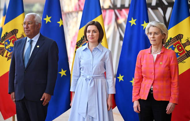 EU-Moldova Summit BRUSSELS, BELGIUM - JUNE 22: Moldovan President Maia Sandu (C), President of the European Council Antonio Costa (L) and President of the European Commission Ursula von der Leyen (R) attend the European Union-Moldova Summit in Brussels, Belgium, on June 22, 2026. Dursun Aydemir Anadolu Brussels Belgium. Editorial use only. Please get in touch for any other usage.  Copyright: x2026xAnadoluxDursunxAydemirx