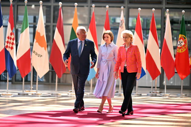 EU-Moldova Summit BRUSSELS, BELGIUM - JUNE 22: Moldovan President Maia Sandu (C), President of the European Council Antonio Costa (L) and President of the European Commission Ursula von der Leyen (R) attend the European Union-Moldova Summit in Brussels, Belgium, on June 22, 2026. Dursun Aydemir Anadolu Brussels Belgium. Editorial use only. Please get in touch for any other usage.  Copyright: x2026xAnadoluxDursunxAydemirx