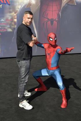 Lukas Podolski at the fan event for the movie Spider-Man Foto:xM.xBehrensx xFuturexImagex spiderman_berlin_6683
