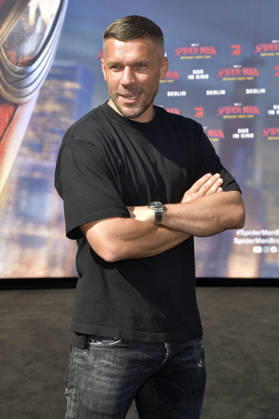 Lukas Podolski at the fan event for the movie Spider-Man Foto:xM.xBehrensx xFuturexImagex spiderman_berlin_6685