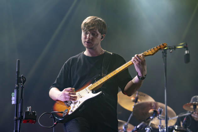 CELEBRITES : Printemps de Perouges - Saint-Maurice-de-Remens (01) France - 24 06 2026 Luc Ledy-Lepine du groupe The Australian Pink Floyd Show se produit sur la scene du festival Printemps de Pérouges au château de Saint-Maurice-de-Rémens (01 - France-) le 24 06 2026. Photo Sandrine Thesillat PsNewZ  Copyright: xSandrinexTHESILLATx