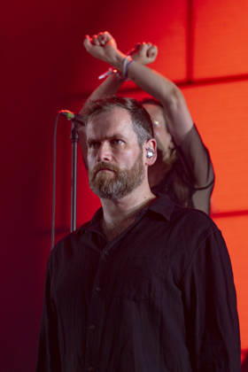 CELEBRITES : Printemps de Perouges - Saint-Maurice-de-Remens (01) France - 24 06 2026 Chris Barnes du groupe The Australian Pink Floyd Show se produit sur la scene du festival Printemps de Pérouges au château de Saint-Maurice-de-Rémens (01 - France-) le 24 06 2026. Photo Sandrine Thesillat PsNewZ  Copyright: xSandrinexTHESILLATx