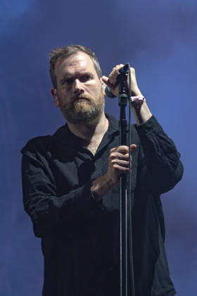 CELEBRITES : Printemps de Perouges - Saint-Maurice-de-Remens (01) France - 24 06 2026 Chris Barnes du groupe The Australian Pink Floyd Show se produit sur la scene du festival Printemps de Pérouges au château de Saint-Maurice-de-Rémens (01 - France-) le 24 06 2026. Photo Sandrine Thesillat PsNewZ  Copyright: xSandrinexTHESILLATx