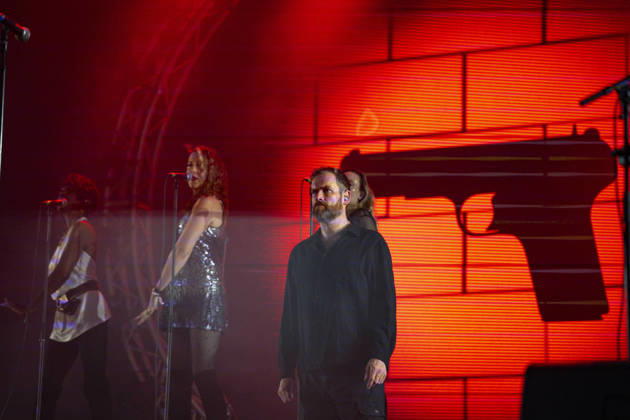 CELEBRITES : Printemps de Perouges - Saint-Maurice-de-Remens (01) France - 24 06 2026 Chris Barnes et Lorelei McBroom, Emily Lynn, Lara Smiles du groupe The Australian Pink Floyd Show se produisent sur la scene du festival Printemps de Pérouges au château de Saint-Maurice-de-Rémens (01 - France-) le 24 06 2026. Photo Sandrine Thesillat PsNewZ  Copyright: xSandrinexTHESILLATx