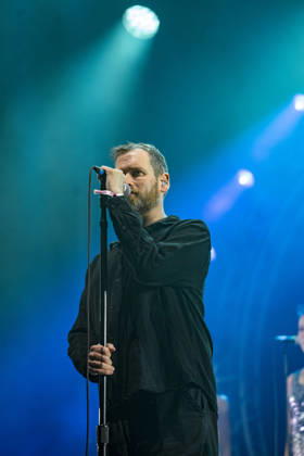 CELEBRITES : Printemps de Perouges - Saint-Maurice-de-Remens (01) France - 24 06 2026 Chris Barnes du groupe The Australian Pink Floyd Show se produit sur la scene du festival Printemps de Pérouges au château de Saint-Maurice-de-Rémens (01 - France-) le 24 06 2026. Photo Sandrine Thesillat PsNewZ  Copyright: xSandrinexTHESILLATx