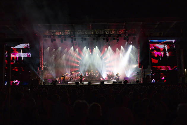 CELEBRITES : Printemps de Perouges - Saint-Maurice-de-Remens (01) France - 24 06 2026 Luc Ledy-Lepine, Paul Bonney, Ricky Howard, Chris Barnes, Lorelei McBroom, Alex Francois, Emily Lynn, Lara Smiles du groupe The Australian Pink Floyd Show se produisent sur la scene du festival Printemps de Pérouges au château de Saint-Maurice-de-Rémens (01 - France-) le 24 06 2026. Photo Sandrine Thesillat PsNewZ  Copyright: xSandrinexTHESILLATx