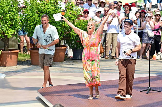 ZDF Fernsehgarten : TV host Andrea Kiwi Kiewel and actor Ralf Moeller during the ZDF entertainment show Fernsehgarten on June 28, 2026, in Mainz 20260628MWI131115