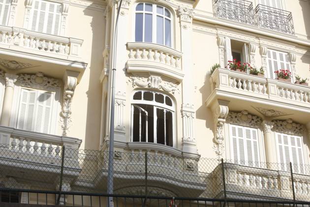 Explosion ofof criminal origin in Monaco PHOTOPQR NICE MATIN OTTONELLO Jean Francois Monaco June 30, 2026 ATTACK EXPLOSION MONACO A bomb planted in the lobby of a building in Monaco injured three people, including a Ukrainian oligarch, on Monday, June 29, 2026. A suspect is still being actively sought in the aftermath of the incident. MONACO EXPLOSION Three people were injured—two seriously—in Monaco on Monday evening following an explosion in a residential building near the French border. Authorities are pointing to a possible malicious act. Monaco, France Copyright: xPHOTOPQR NICExMATIN MAXPPPxOTTONELLOxJean-Francoisx 20260630NIM5313 20260630NIM5312