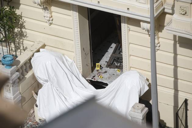Explosion ofof criminal origin in Monaco PHOTOPQR NICE MATIN OTTONELLO Jean Francois Monaco June 30, 2026 ATTACK EXPLOSION MONACO A bomb planted in the lobby of a building in Monaco injured three people, including a Ukrainian oligarch, on Monday, June 29, 2026. A suspect is still being actively sought in the aftermath of the incident. MONACO EXPLOSION Three people were injured—two seriously—in Monaco on Monday evening following an explosion in a residential building near the French border. Authorities are pointing to a possible malicious act. Monaco, France Copyright: xPHOTOPQR NICExMATIN MAXPPPxOTTONELLOxJean-Francoisx 20260630NIM5313 20260630NIM5367