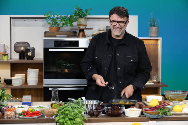 Tarik Rose, chef, TV chef, and restaurant owner, appeared as a guest on the TV show *DAS Rote Sofa*, a live talk show produced by Norddeutscher Rundfunk (NDR); photo op on July 1, 2026, at the NDR television studio in Hamburg-Lokstedt