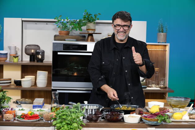 Tarik Rose, chef, TV chef, and restaurant owner, appeared as a guest on the TV show *DAS Rote Sofa*, a live talk show produced by Norddeutscher Rundfunk (NDR); photo op on July 1, 2026, at the NDR television studio in Hamburg-Lokstedt