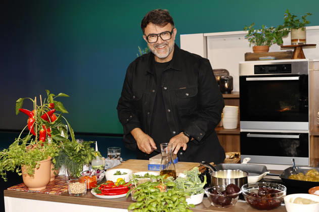 Tarik Rose on the NDR news and talk show *DAS Rote Sofa* at the NDR television studio in Lokstedt, Hamburg, July 1, 2026 Foto:xH.xHartmannx xFuturexImagex rose_6701