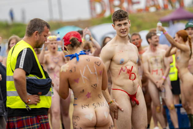 Roskilde Festival 2026 The Annual Naked Run Aslak, the male winner of the annual naked run in Dream City, at Roskilde Festival, Thursday, July 2, 2026. Photo by Ida Marie Odgaard, Ritzau Scanpix, Roskilde, Denmark  Copyright: RitzauxScanpix IdaxMariexOdgaardx spdk20260702-152351-L