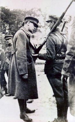 RECORD DATE NOT STATED Michael Collins (1890 ? 1922) Irish revolutionary, soldier and politician Michael Collins (1890 ? 1922) Irish revolutionary, soldier and politician who was a leading figure in the early-20th century struggle for Irish independence. He was Chairman of the Provisional Government of the Irish Free State from January 1922, and commander-in-chief of the National Army from July until his death in an ambush in August 1922, during the Civil War. Editorial use only. All other uses to be cleared with the copyright owner (World History Archive), in advance., WHA_179_0825.jpg, Michael Collins; Irish revolutionary; soldier; politician; early-20th century; Irish independence; Chairman of the Provisional Government; Irish Free State Copyright: xWorldxHistoryxArchivex