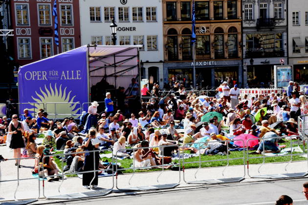 Visitor to Munich, July 4, 2026, Max Joseph Platz, Bavarian State Opera, OPERA FOR EVERYONE, *Die Walküre* by Richard Wagner, Photo: Munich