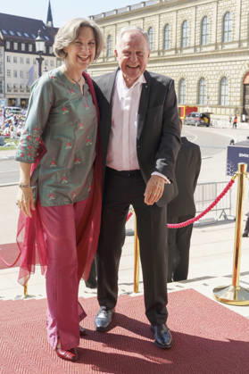 Wolfgang Heubisch with his wife, Kristina Kalb Heubisch, upon arrival at the Opera for All 2026 event, part of the Munich Opera Festival, featuring a live opera broadcast of Richard Wagner’s *Die Walküre* at the National Theater in Munich, July 4, 2026 Foto:xN.xKolinzx xFuturexImagex oper_6751