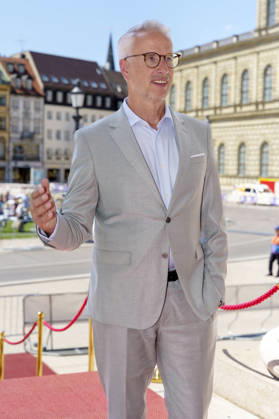 Bernd Döpke upon his arrival at the Opera for All 2026 event, part of the Munich Opera Festival, featuring a live opera broadcast of Richard Wagner s *Die Walküre* at the National Theater in Munich, July 4, 2026 Foto:xN.xKolinzx xFuturexImagex oper_6758