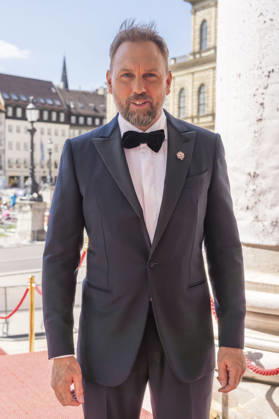 Steven Gätjen upon arrival at the Opera for All 2026 event, part of the Munich Opera Festival, featuring a live opera broadcast of Richard Wagner s *Die Walküre* at the National Theater in Munich, July 4, 2026 Foto:xN.xKolinzx xFuturexImagex oper_6703