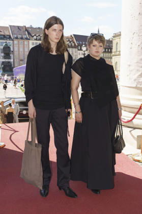 Jakob Seeberger and Annika Neugart upon their arrival at the Opera for All 2026 event, part of the Munich Opera Festival, featuring a live opera broadcast of Richard Wagner’s *Die Walküre* at the National Theater in Munich, July 4, 2026 Foto:xN.xKolinzx xFuturexImagex oper_6714