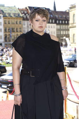 Annika Neugart upon her arrival at the Opera for All 2026 event, part of the Munich Opera Festival, featuring a live opera broadcast of Richard Wagner s *Die Walküre* at the National Theater in Munich, July 4, 2026 Foto:xN.xKolinzx xFuturexImagex oper_6715