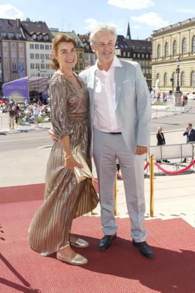 Nicola Tiggeler and Timothy Peach upon their arrival at the Opera for All 2026 event, part of the Munich Opera Festival, featuring a live opera broadcast of Richard Wagner’s *Die Walküre* at the National Theater in Munich, July 4, 2026 Foto:xN.xKolinzx xFuturexImagex oper_6719
