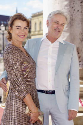 Nicola Tiggeler and Timothy Peach upon their arrival at the Opera for All 2026 event, part of the Munich Opera Festival, featuring a live opera broadcast of Richard Wagner’s *Die Walküre* at the National Theater in Munich, July 4, 2026 Foto:xN.xKolinzx xFuturexImagex oper_6724