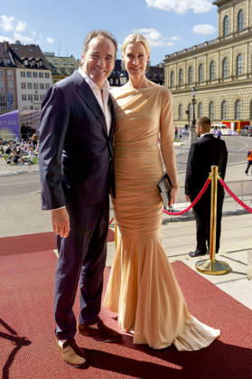 Thomas Ohrner with his wife Anne Arnholdt upon arrival at the Opera for All 2026 event, part of the Munich Opera Festival, featuring a live opera broadcast of Richard Wagner’s *Die Walküre* at the National Theater in Munich, July 4, 2026 Foto:xN.xKolinzx xFuturexImagex oper_6730