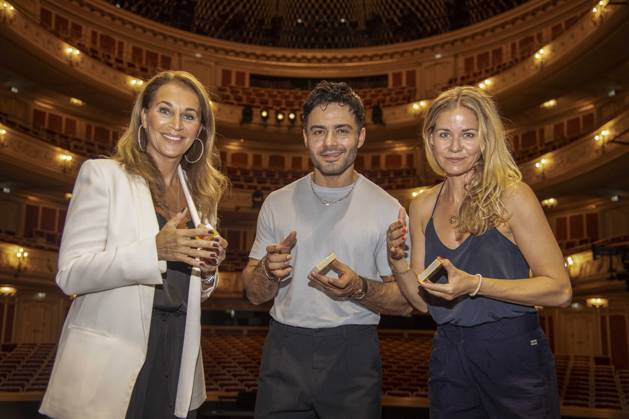 ABB STOMP: Caroline Beil, Aram Arami, and Jessica Ginkel on stage during a photo op for TV to promote STOMP s guest performance at the Staatsoper Unter den Linden in Berlin on July 6, 2026, Berlin, Germany