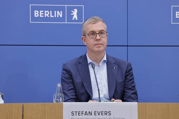 Stefan Evers, Mayor of Berlin, Germany; Berlin; Senate press conference together with the Mayor and Senator for Economic Affairs, Energy, and Public Enterprises, Franziska Giffey, as well as the Mayor and Senator for Finance, Culture, and Social Cohesion, Stefan Evers