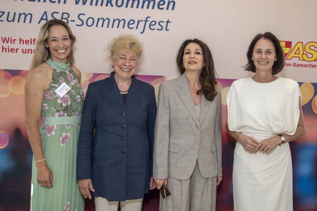ABB BERBEN Christine Theiss, Gesine Schwan, and Iris Berben Katarina Barley attended the presentation of the Annemarie Renger Prize to Iris Berben at the Weltwirtschaft restaurant in the Haus der Kulturen der Welt in Berlin on July 8, 2026, Berlin, Germany