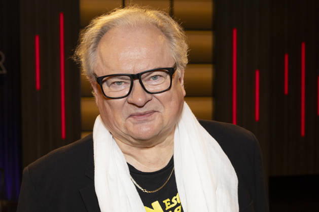 Singer and writer Heinz Rudolf KUNZE, smiling, wearing a white scarf, portrait, guest on the TV show Kölner Treff on WDR television, recorded on July 10, 2026, broadcast on August 7, 2026