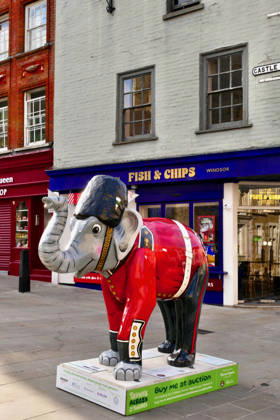 Trunks Across The Thames Stomp To Attention the tribute to the Welsh Guards by Donna Newman. Trunks across the Thames is Thames Hospice™s very first art trail which will see businesses, schools, community groups and artists unite to create a free, fun, family-friendly trail of discovery for the local community to explore and enjoy. The majestic herd will be marching between 13th July to 13th September 2026! The herd of individually designed magnificent elephant sculptures will bring vibrancy, colour and creative artistry, transforming the streets, parks and open spaces of Slough, Eton and Windsor into a glorious open-air gallery., Credit:Geoffrey Swaine Geoff Swaine - B4563 Avalon UK, Berkshire, Windsor Copyright: xGeoffreyxSwainex xGeoffxSwainex-xB4563x xAvalonx 1116315480