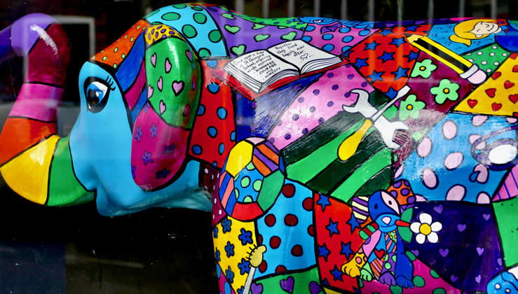 Trunks Across The Thames Painted elephants in various shop windows. Trunks across the Thames is Thames Hospice™s very first art trail which will see businesses, schools, community groups and artists unite to create a free, fun, family-friendly trail of discovery for the local community to explore and enjoy. The majestic herd will be marching between 13th July to 13th September 2026! The herd of individually designed magnificent elephant sculptures will bring vibrancy, colour and creative artistry, transforming the streets, parks and open spaces of Slough, Eton and Windsor into a glorious open-air gallery., Credit:Geoffrey Swaine Geoff Swaine - B4563 Avalon UK, Berkshire, Windsor Copyright: xGeoffreyxSwainex xGeoffxSwainex-xB4563x xAvalonx 1116316303