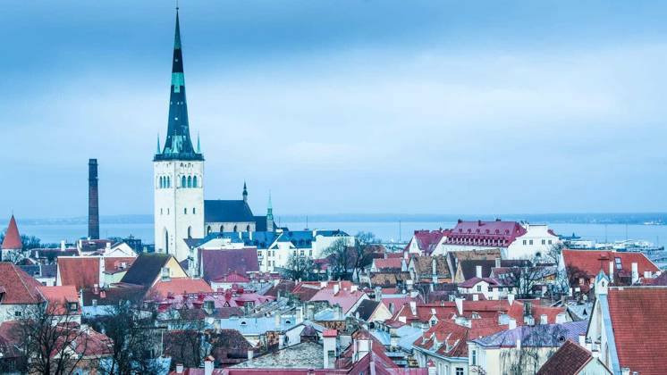 View of the roofs and spiers of old churches of Tallinn Copyright: xbreeze09x Panthermedia73607186.jpg