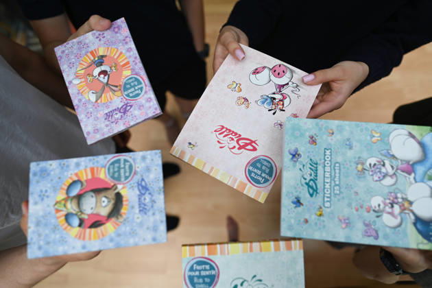 Diddl Celebrates a Comeback in Germany; Children Hold the Latest Diddl Notebooks After more than a decade, the iconic plush mouse is returning to the German market, prompting many people to look back nostalgically on their school days. Berlin, Berlin, Germany Copyright: xdiebildwerftx