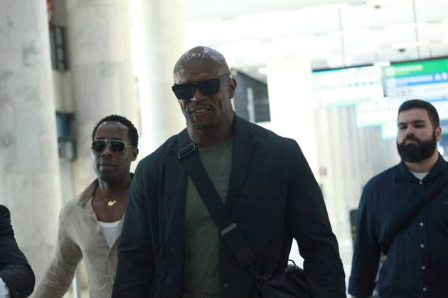 RECORD DATE NOT STATED Actor Terry Crews arrives at Santos Dumont Airport in Rio de Janeiro. Rio de Janeiro (RJ), 07 22 2026 - Terry Crews Series White Chicks - Actor Terry Crews landed at Santos Dumont Airport in Rio de Janeiro on July 22, 2026. The star of White Chicks and Everybody Hates Chris was greeted by fans. The 57-year-old actor is in the country for a series of professional commitments, including the premiere as host of the culinary reality show The Battle of the 100 Cooks, which will air on Discovery Home & Health and HBO Max.(Foto: Onofre Veras Thenews2 imago images) Actor Terry Crews arrives at Santos Dumont Airport in Rio de Janeiro.  Copyright: xonofrexverasx