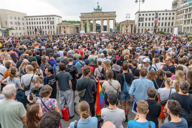 Mourning and Memorial Service for the Victims of the CSD Attack, Brandenburg Gate, Berlin, July 26, 2026 Germany, Berlin, July 26, 2026, Mourning and Memorial Service for the Victims of the CSD Attack, Brandenburg Gate, 17 hours after the terrorist attack in Tiergarten, in which o
