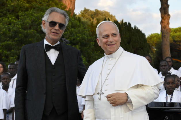 ITALY - POPE LEO XIV DURING A CONCERT IN BORGO LAUDATO SI , A 55-HECTARE EDUCATIONAL AND ENVIRONMENTAL CENTER, AT CASTEL GANDOLFO - 2026 7 29 Italy, Castel Gandolfo , Vatican, 2026 7 29 Pope Leo XIV smiles next to Italian tenor Andrea Bocelli after a concert in Borgo Laudato Si, a 55-hectare educational and environmental center, at Castel Gandolfo EDITORIAL USE ONLY - NO BOOKS Copyright: xVATICANxMEDIAx