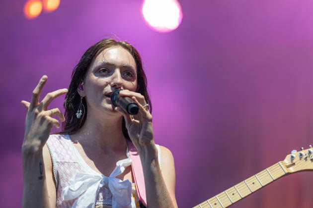 Green Juice Festival 2026 BLOND Nina KUMMER Vocals, Guitar The Chemnitz-based indie pop band Blond performing live outdoors on the main stage at the Green Juice Festival in Park Neu Vilich in Bonn, Bonn Neu Vilich, North Rhine-Westphalia, Germany Copyright: xMarcxJohnx