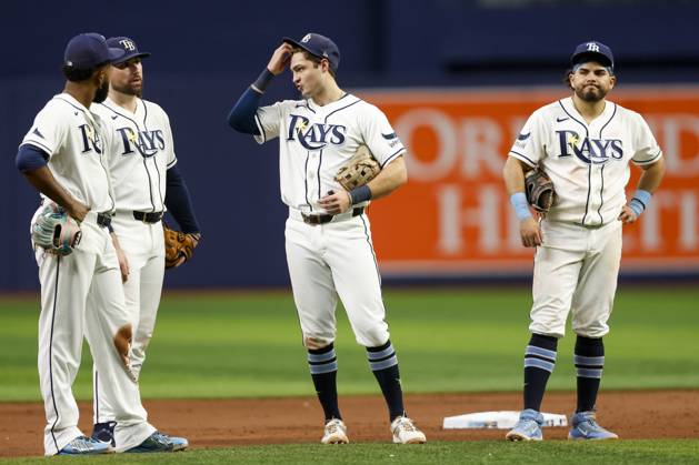 August 2, 2026, St. Petersburg, Florida, USA: Tampa Bay Rays third baseman Junior Caminero (13) , right fielder Ryan Vilade (26), second baseman Ben Williamson (15), and first baseman Jonathan Aranda (8) gather together during a change in pitches during the ninth inning on Sunday, Aug. 2, 2026 in St. Petersburg. St. Petersburg USA - ZUMAs70_ 20260802_zan_s70_025 Copyright: xLuisxSantanax