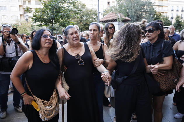 Granada bids farewell to flamenco guitarist Pepe Habichuela The widow of guitarist Pepe Habichuela, Amparo Nino 2i, upon her arrival at the funeral chapel set up at the Isabel la Católica Municipal Theater in Granada, his hometown. August 5, 2026, in Granada, Andalusia, Spain. Guitarist José Antonio Carmona, known as Pepe Habichuela (Granada, 1944), passed away this Tuesday at the age of 82 in Madrid after two years away from the stage due to illness. The musician was awarded the Medal of Merit in Fine Arts in 2018, and last February the government conferred upon him the Grand Cross of the Civil Order of Alfonso X the Wise, and described him as one of the most influential figures in contemporary flamenco guitar. AUGUST 5, 2026 Álex Cá Gran Copyright: xÃlexxCamarax 7703073
