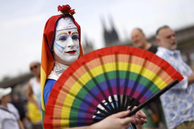 Scene from the Cologne Queer March under the slogan Cologne Shows Solidarity, Cologne Takes a Stand, a solidarity demonstration following the Islamist attack on the CSD in Berlin. Featured image, symbolic image. Cologne, August 9, 2026, North Rhine-Westphalia, Germany Copyright: xChristophxHardtx