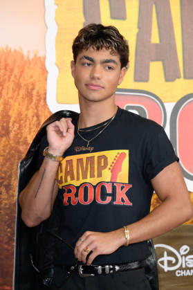 BURBANK, USA, August 10, 2026: Malachi Barton at the world premiere of Disney s *Camp Rock 3* at the Walt Disney Studio Lot. Photo by Paul Smith, Featureflash 458817, August 10, 2026, Burbank, CA  Copyright: xPaulxSmithx xFeaturesxFlashx xStarfacex STAR_458817_093
