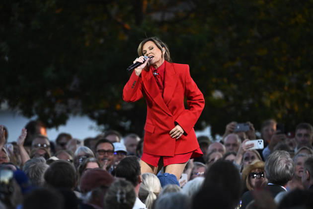 STOCKHOLM, SWEDEN 20260811 Lena Philipsson performs during the season s final Allsang pa Skansen on Tuesday evening STOCKHOLM SWEDEN x10080x  Copyright: xFredrikxSandberg TTx ALLSANG PA SKANSEN 2026 VpO6DFpPnfs