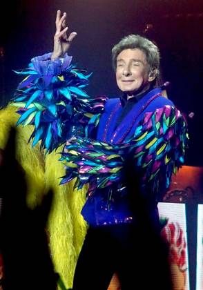 RECORD DATE NOT STATED Barry Manilow on stage for Barry Manilow - The Last Duluth Concert, Gas South Arena, Duluth, GA, August 11, 2026. Photo By: Derek Storm Everett Collection Barry Manilow - The Last Duluth Concert PUBLICATIONXNOTxINxCANxCHNxFRAxITAxJPNxNORxPOLxRUSxESPxUKxUSA